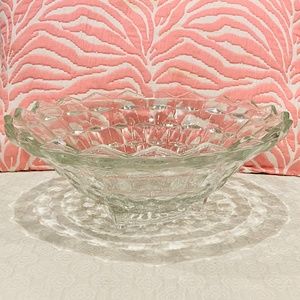 F2-LARGE HEAVY Vintage American Whitehall Pressed Clear Glass Footed Bowl